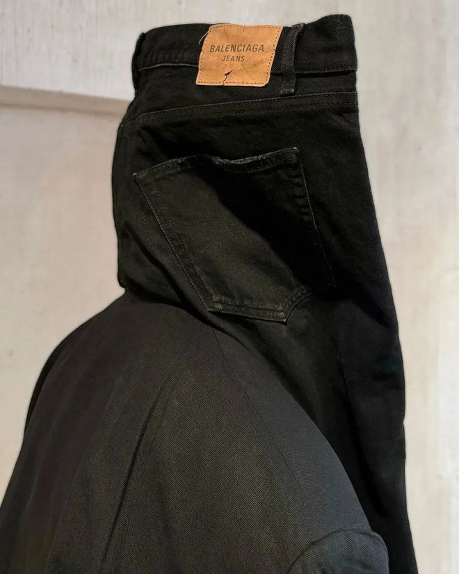 裤外穿”火了设计太炸裂！新利体育登录巴黎世家“内