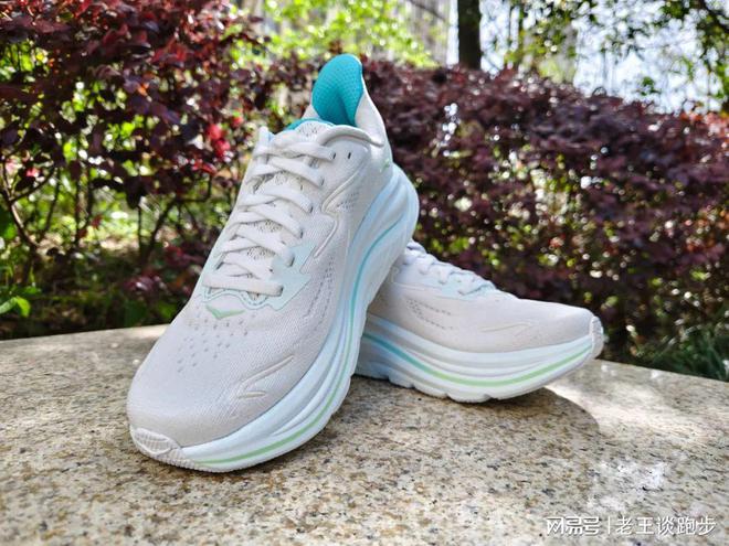 10：恰到好处的卓越跑鞋HOKA CLIFTON(图3)