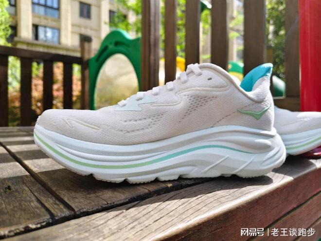 10：恰到好处的卓越跑鞋HOKA CLIFTON(图12)